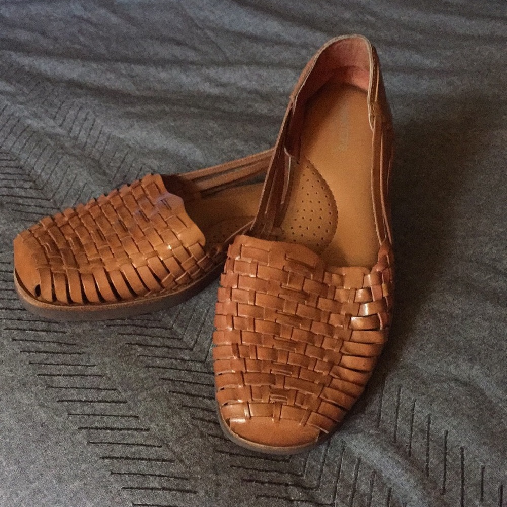 Handwoven flats